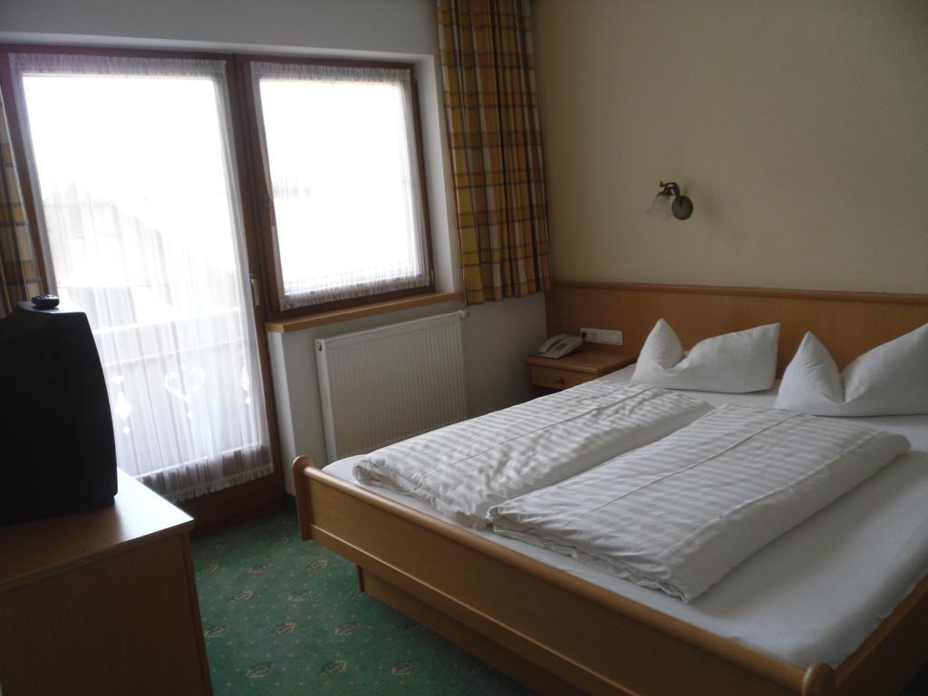 Walchenhof Hotel Mayrhofen Room photo